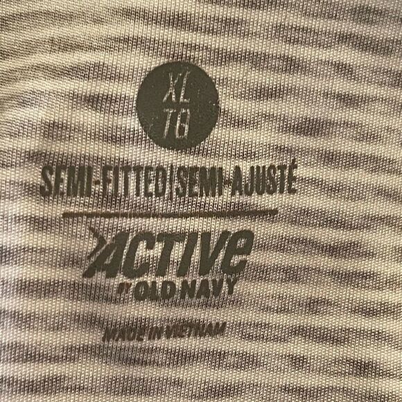 Old Navy Womens tank top XL (16)
Semi-fitted
Gray/white - Picture 7 of 7